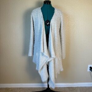 Fuzzy cream Cardigan Size XL w/ pockets drape front